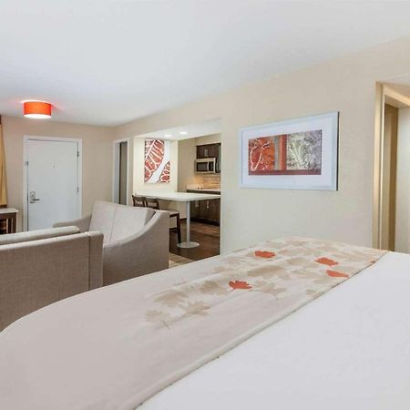 Hawthorn Suites By Wyndham Detroit Southfield Exteriör bild