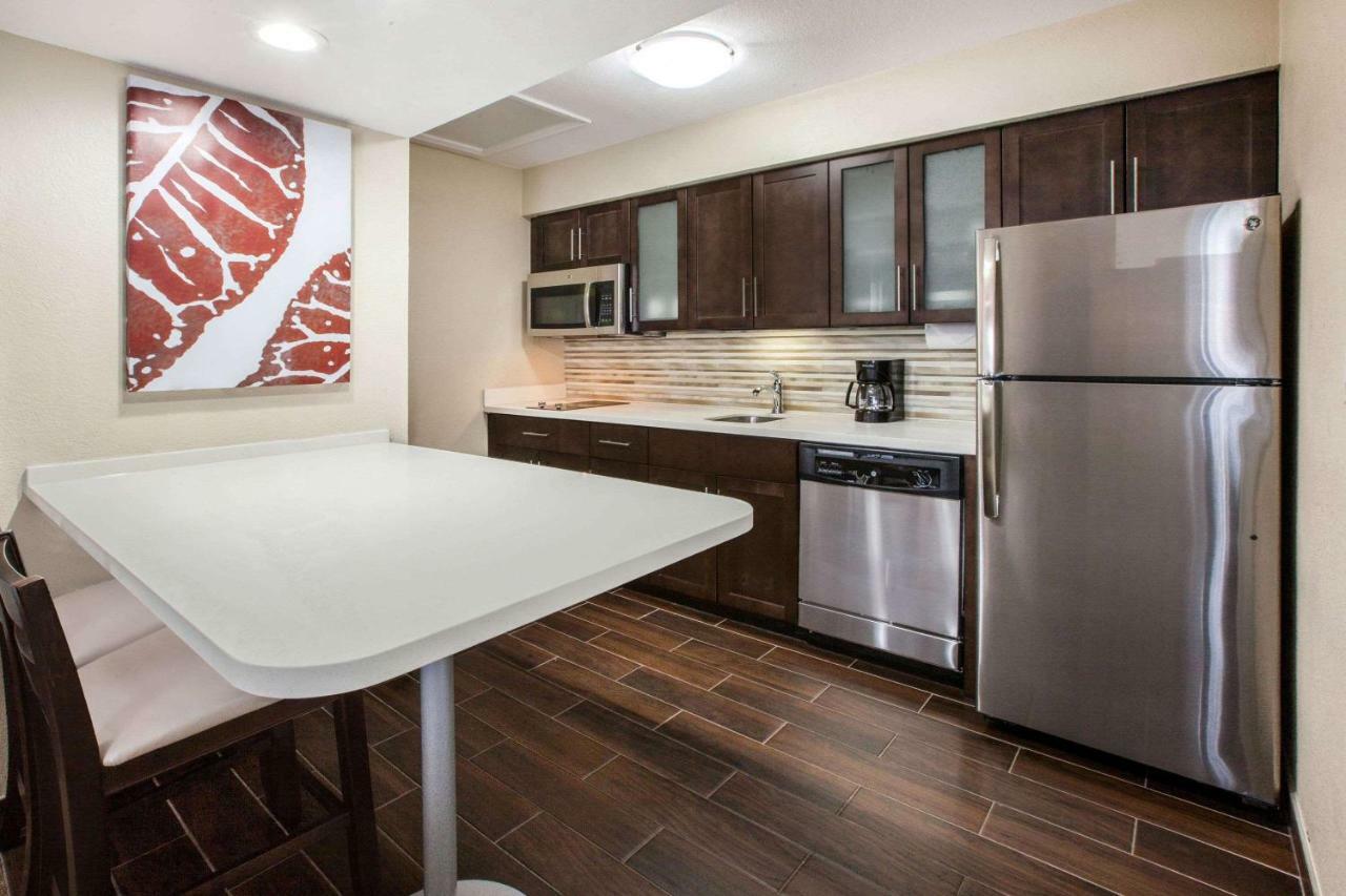 Hawthorn Suites By Wyndham Detroit Southfield Exteriör bild
