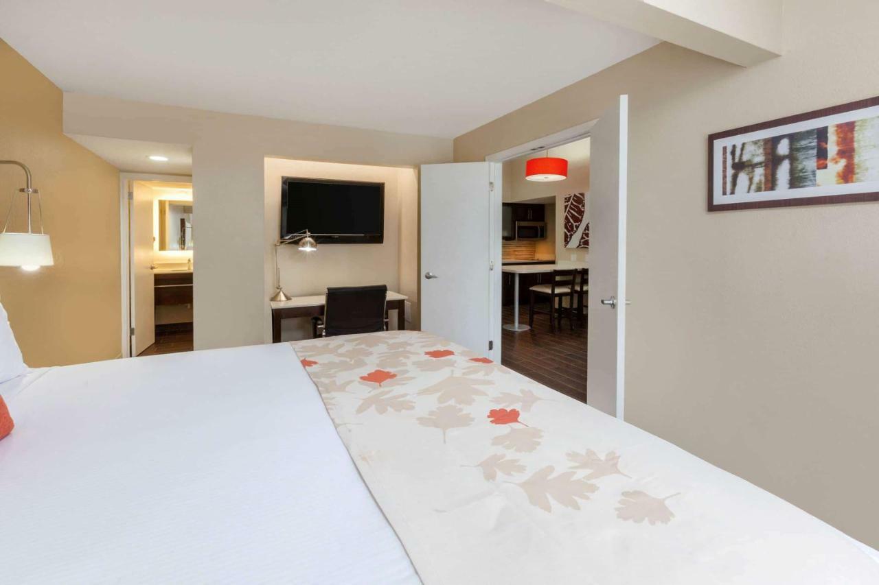 Hawthorn Suites By Wyndham Detroit Southfield Exteriör bild